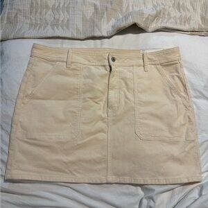 American Eagle Outfitters Tan Mini Cargo Skirt Casual